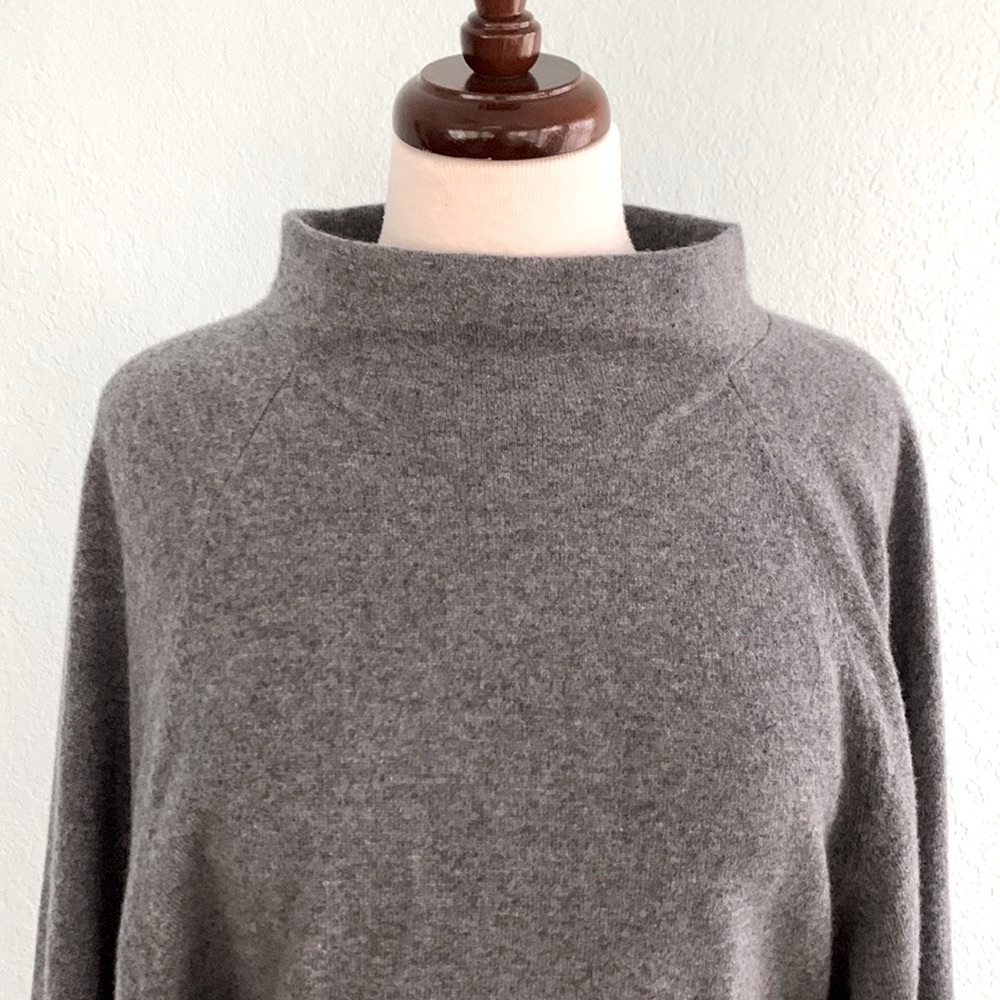 Banana Republic Calvina Cashmere Sweater - Picture 6 of 15